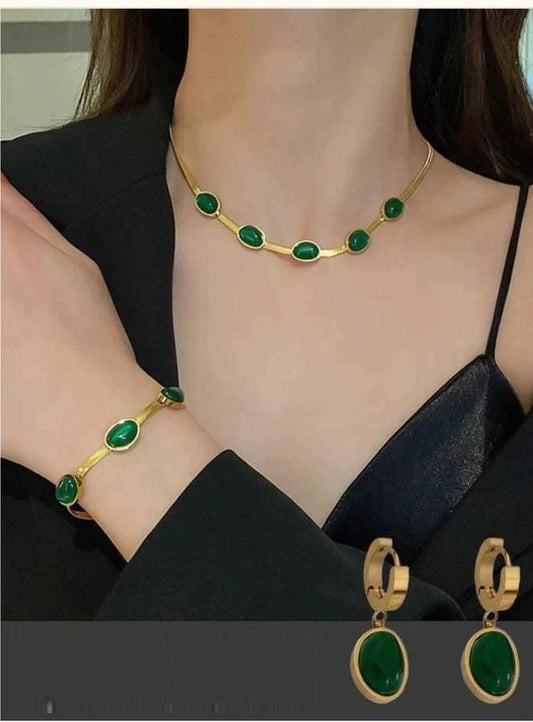 Zen Oval Green Crystal Pendant Necklace Set With Bracelet